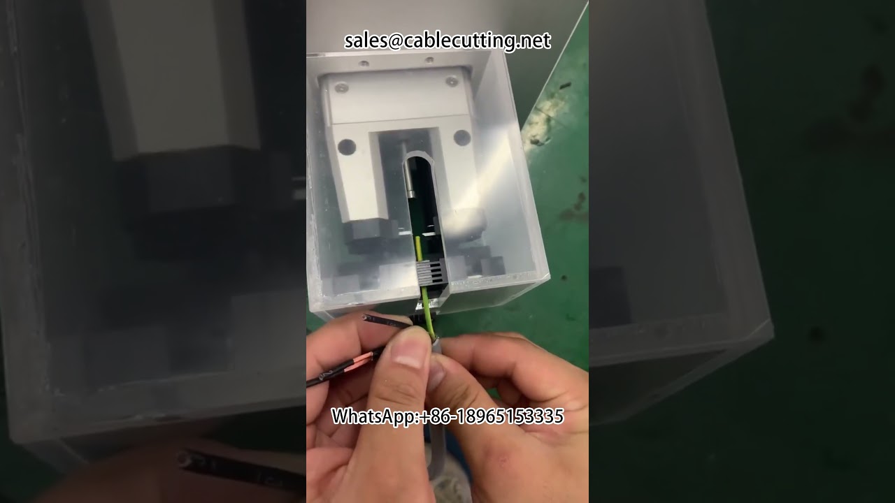 Intelligente computergesteuerte Drahtabisolier- und Abmantelungsmaschine #Kabelbaumausrüstung #Kabelbaumverarbeitungsautomatisierung