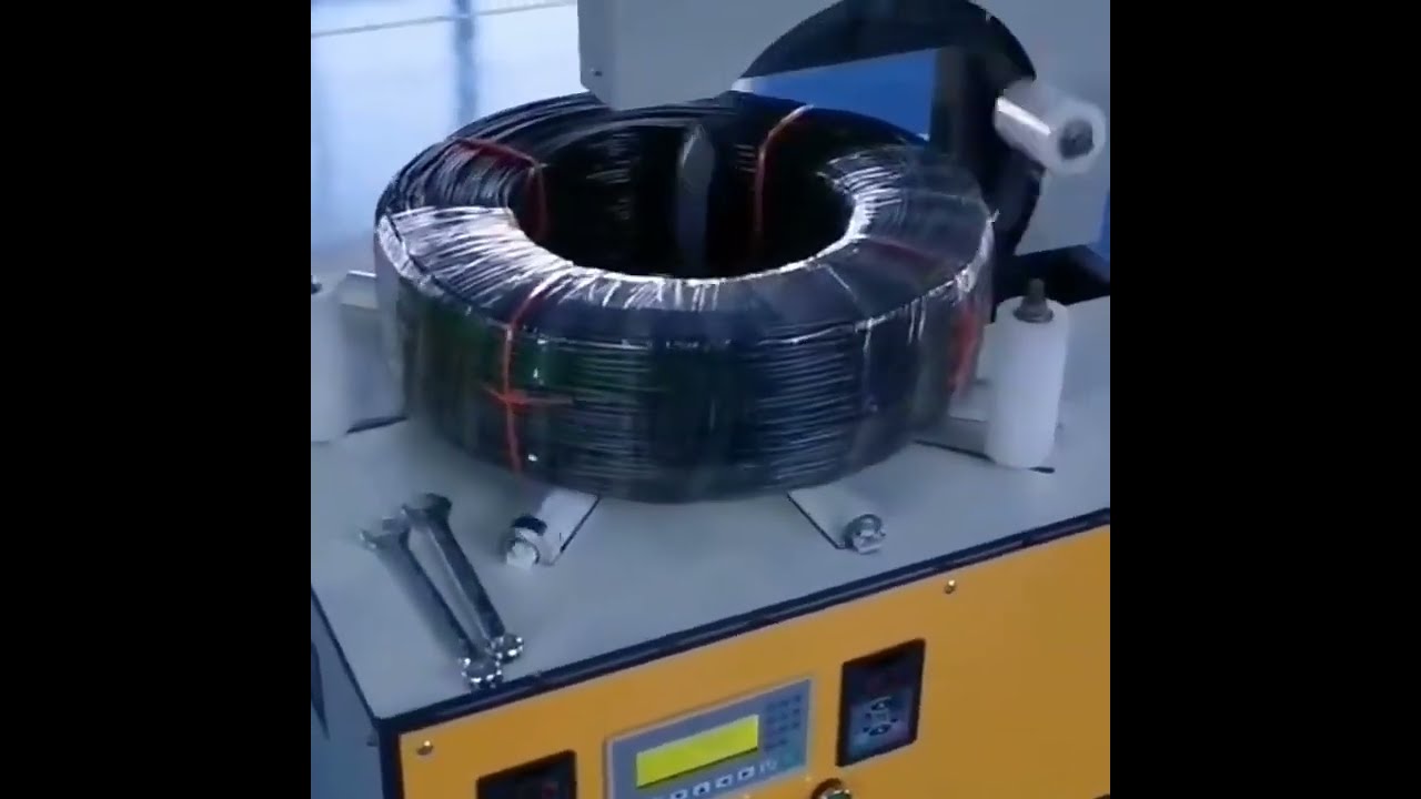 Horizontale Wickelfolien-Verpackungsmaschine WPM-9-25 – Automatisierte Bündelung für die Industrie
