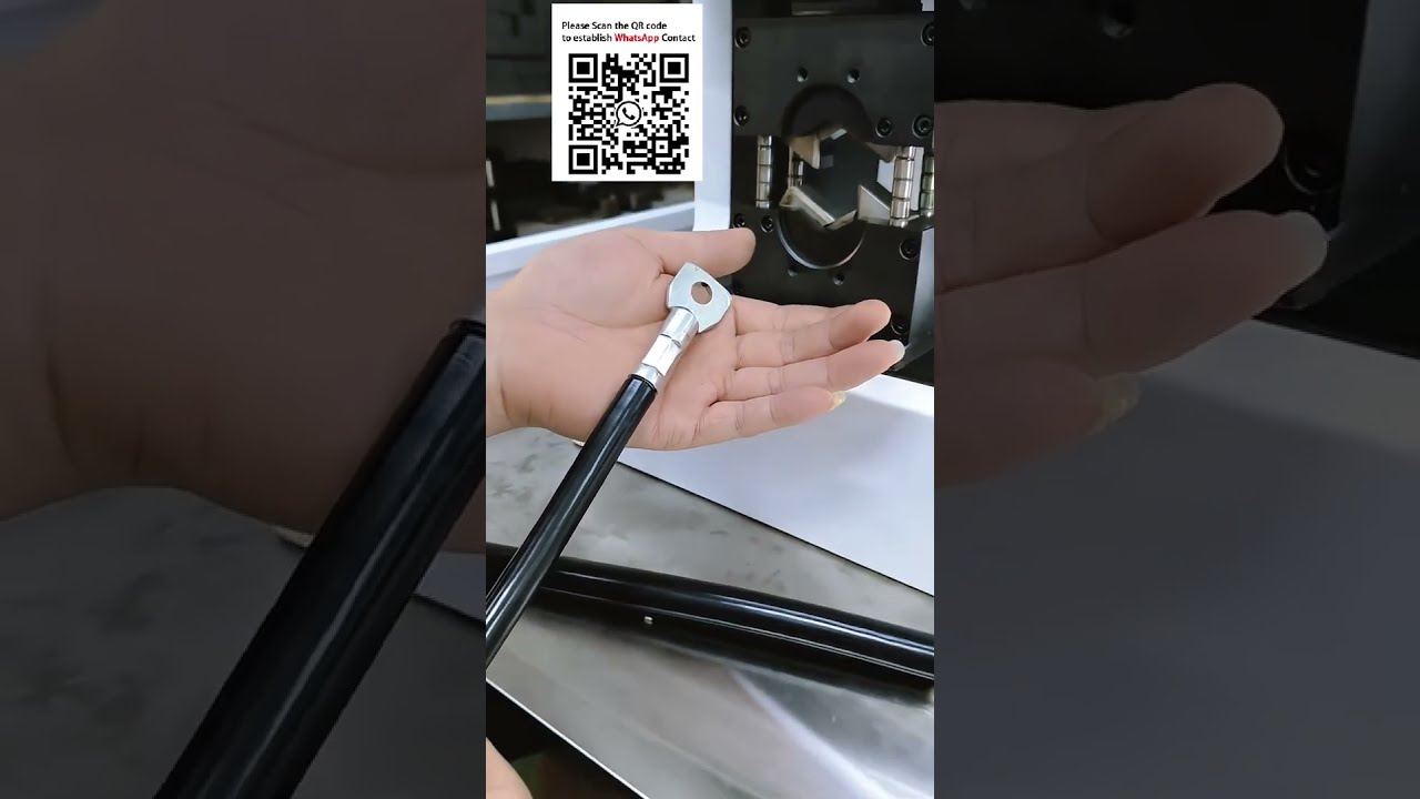 Hochpräzise Servo-Crimppresse mit sechskant Applicator für zuverlässige Kontaktierungen