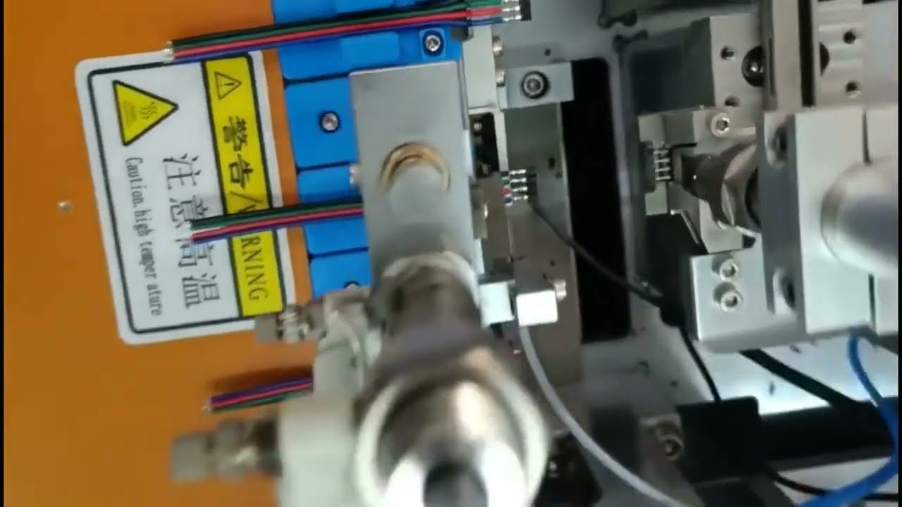 Automatische USB-Kabel-Fertigungsmaschine: Löten von USB-Steckern, LED-Chips & Weihnachtslichtern