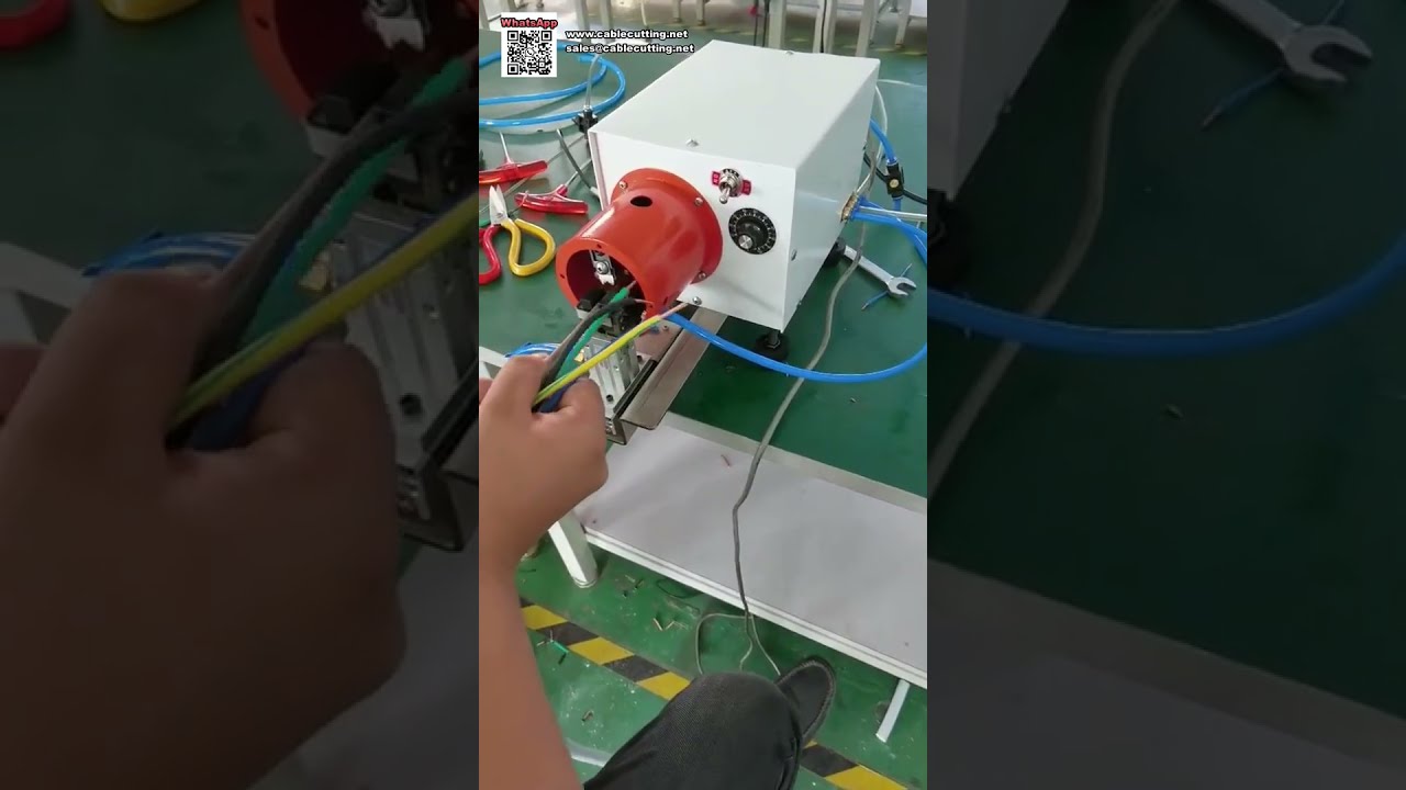 Automatische Abisolier- und Verdrillmaschine — Abisolieren und Verdrillen in einem Takt