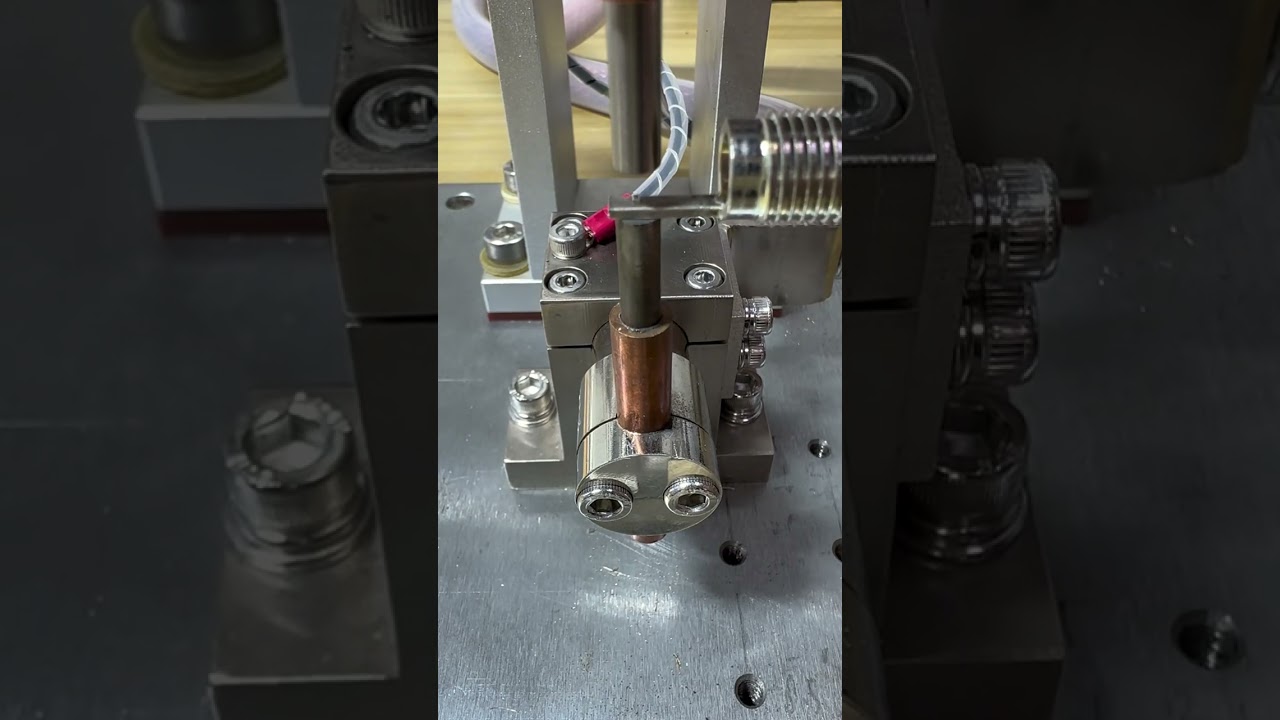 Präzisions-Bauteilschweißmaschine  Hocheffizientes Widerstandsschweißen für die Elektronikindustrie