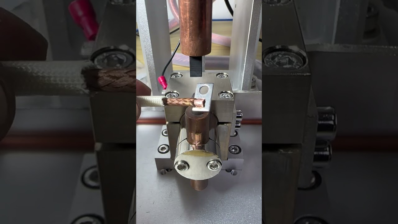 Hochleistungsgerät zum Punktschweißen von Kupfergeflecht auf Blech für Kabelbaumfabriken