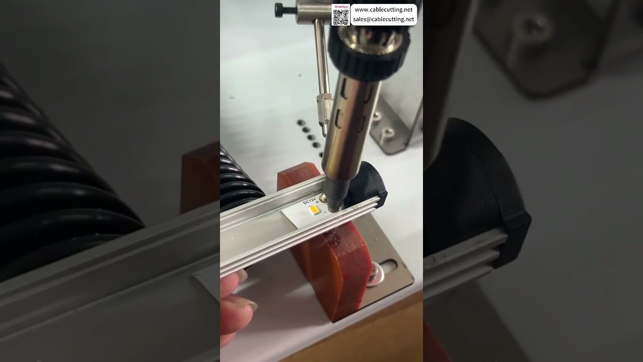 Halbautomatische Lötmaschine Einfaches Löten Gleichmäßiges Verzinnen Sanftes Verarbeitungssystem Werkzeug