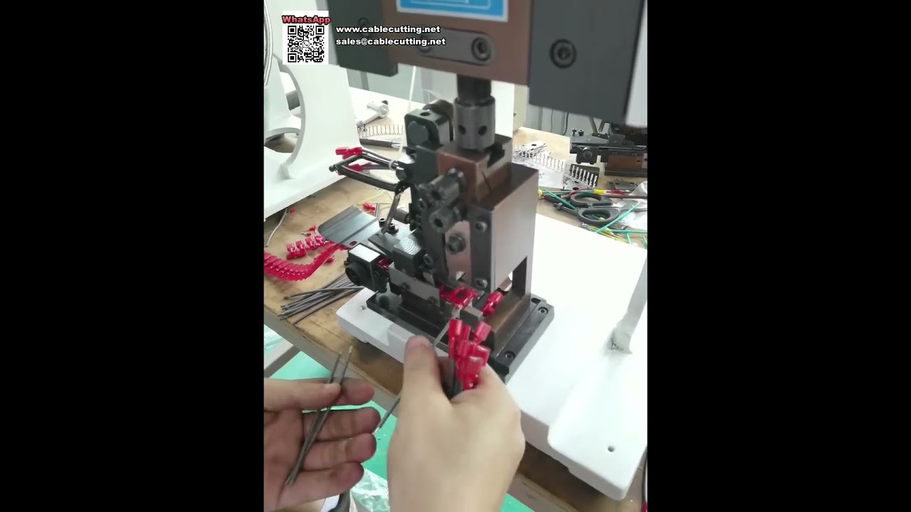 2T-Terminal-Crimpmaschine — Form für Kunststoffhülsen