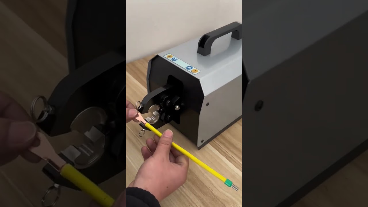 Leistungsstarke pneumatische Crimpmaschine für offene Kabelschuhe bis 300A | Fabrik & Maschine