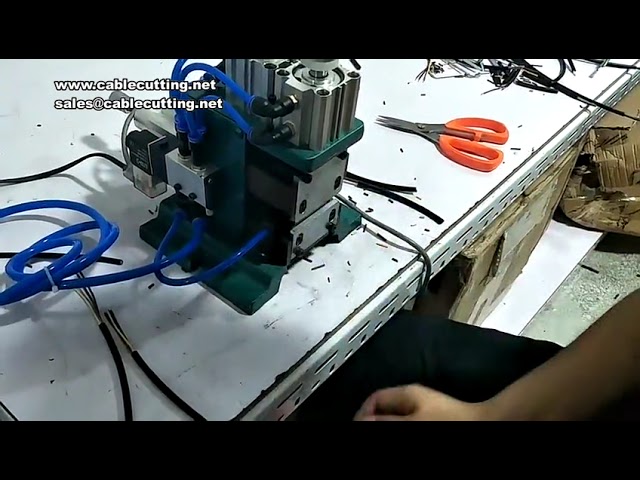 330 Abisoliermaschine für AC/DC Stromkabel | 30mm Durchmesser, 300mm Länge